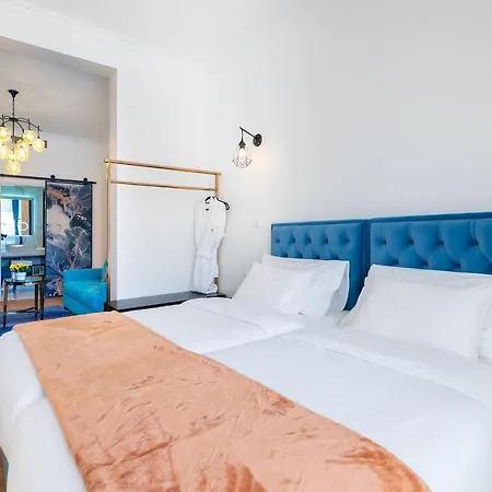 5 Hotel