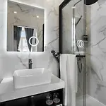 Hotel 5