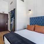 5 Hotel